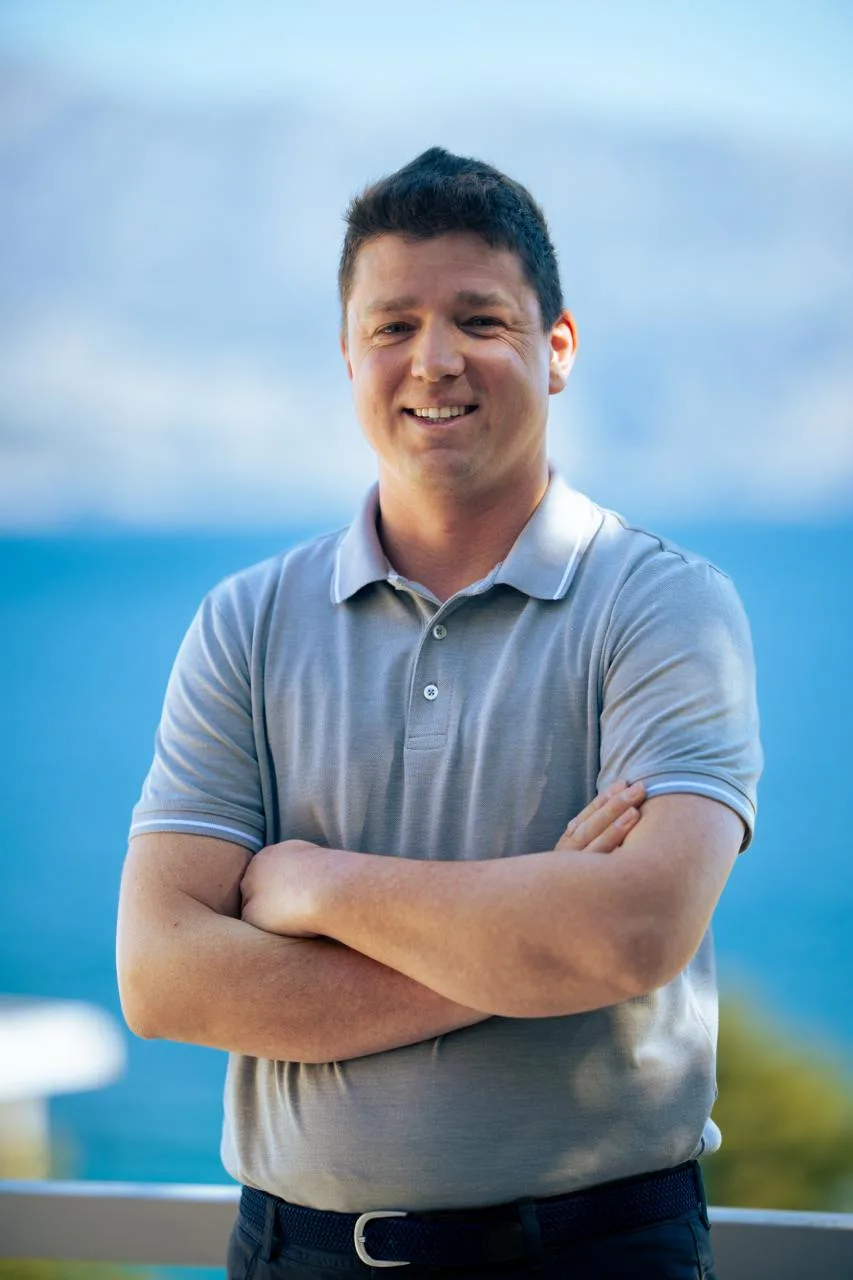 Marino Guerieri, Smart Estate Manager, radi na komunikacijskom ormaru